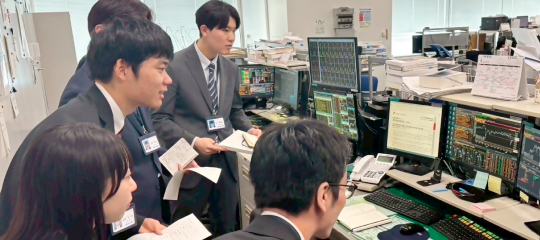 本部見学の様子